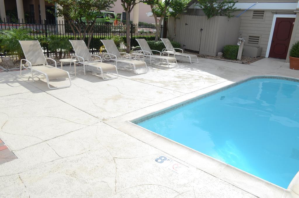 Moody Manor Aparthotel Houston Exterior foto